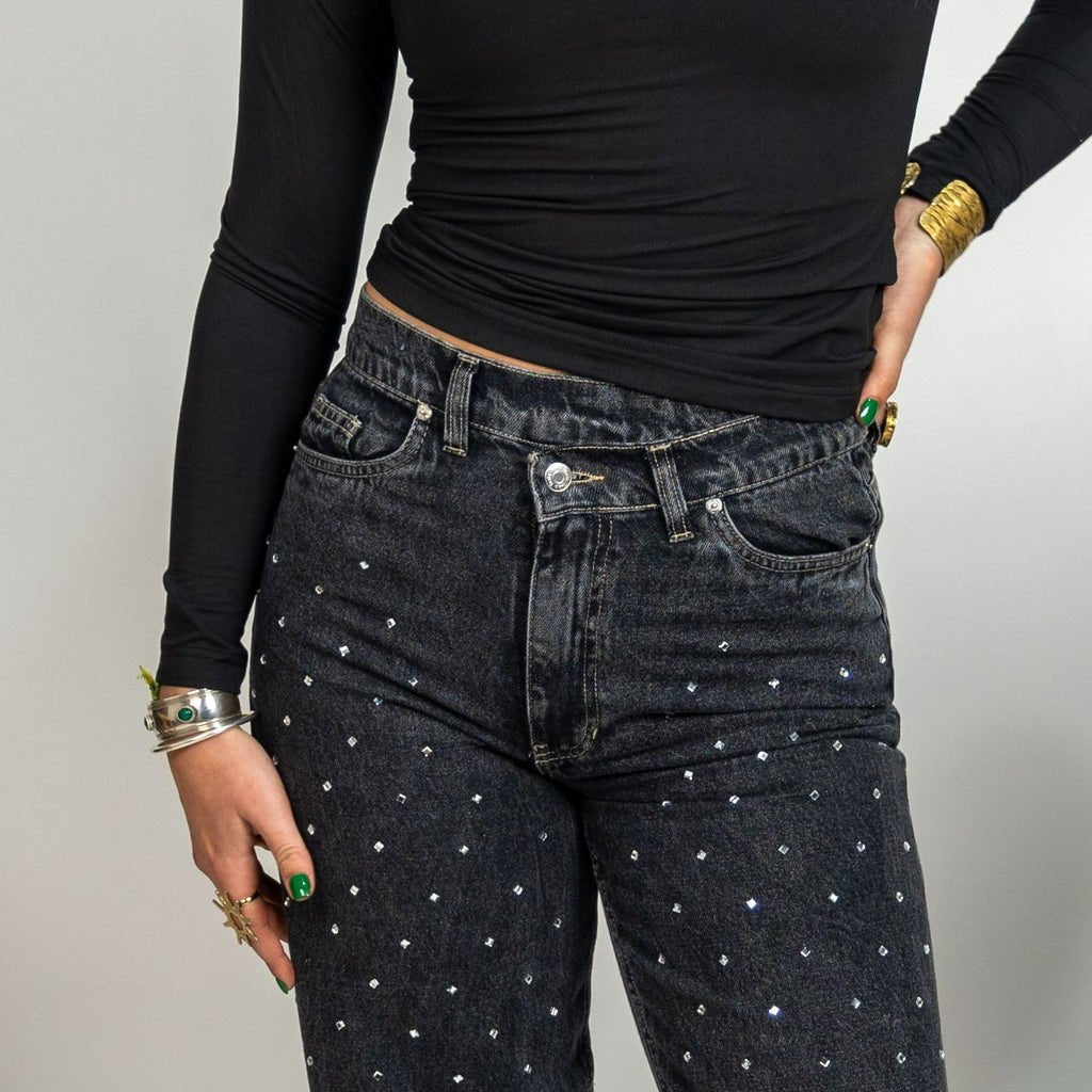 Alaska Denim - Crisscross Studs Jeans - Marca Deals - Design Kaf