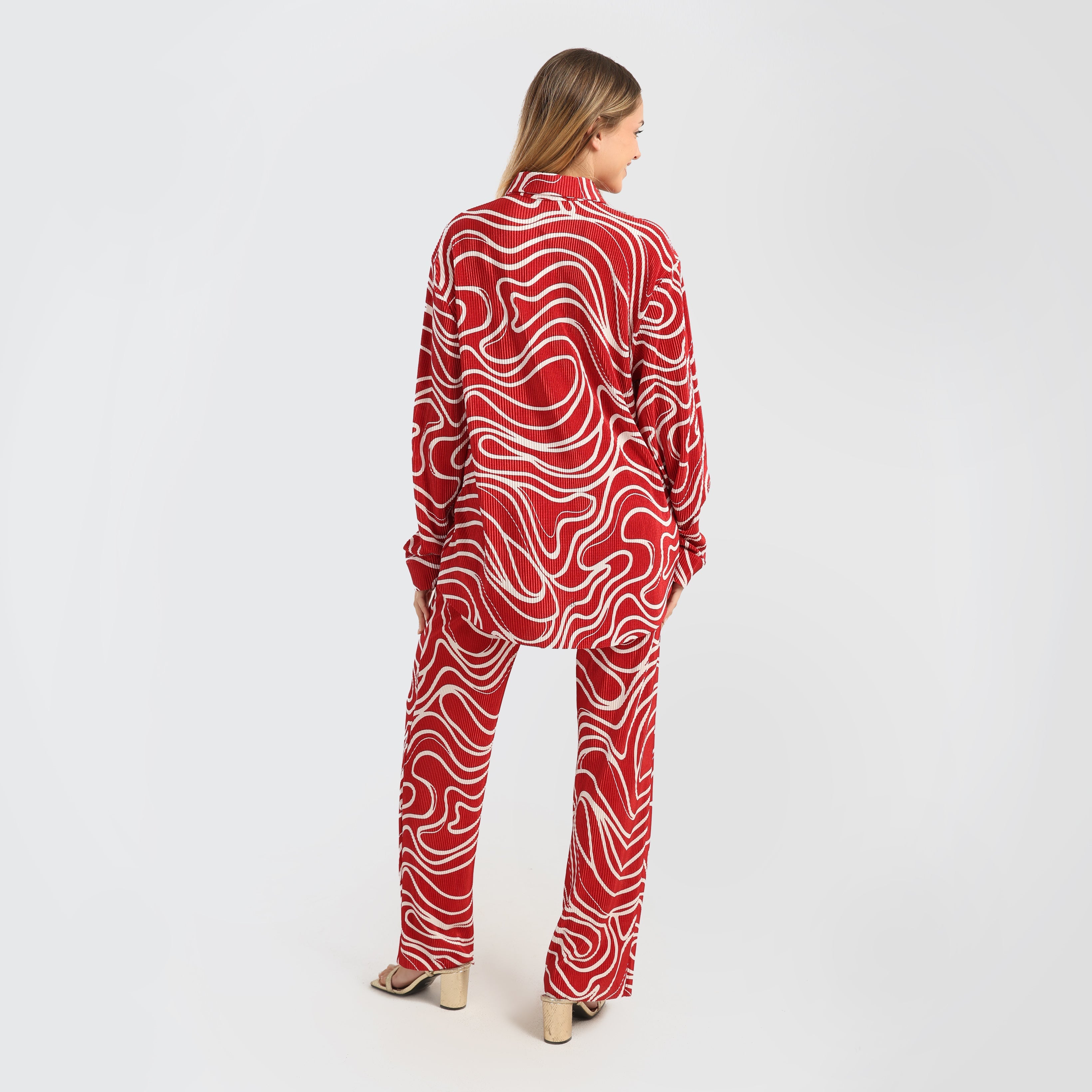 Chic Red & White Abstract Print Two - Piece Set – Button - Up Shirt & Wide - Leg Pants - Marca Deals - Flavie