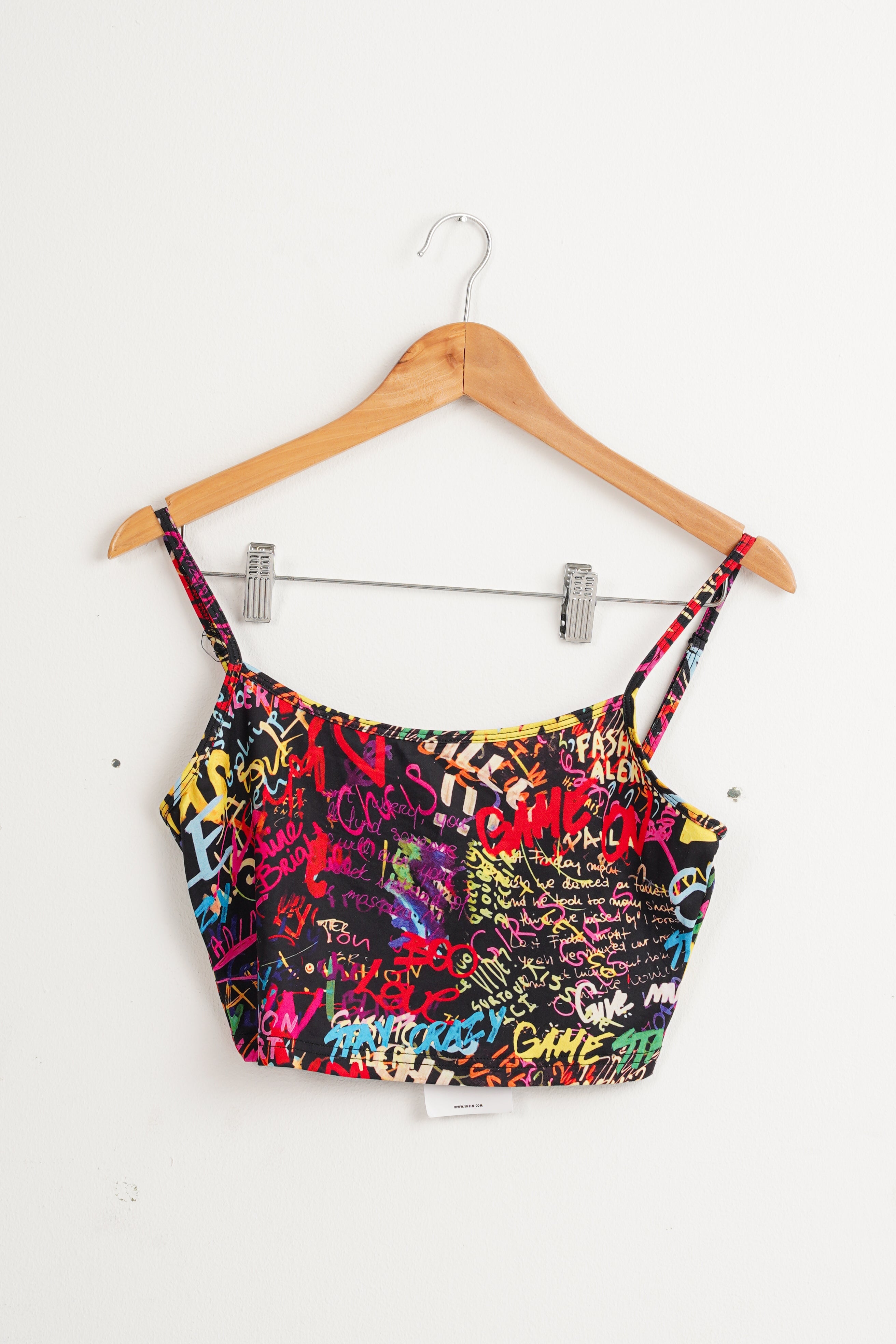 Graffiti crop top - Marca Deals - Shein