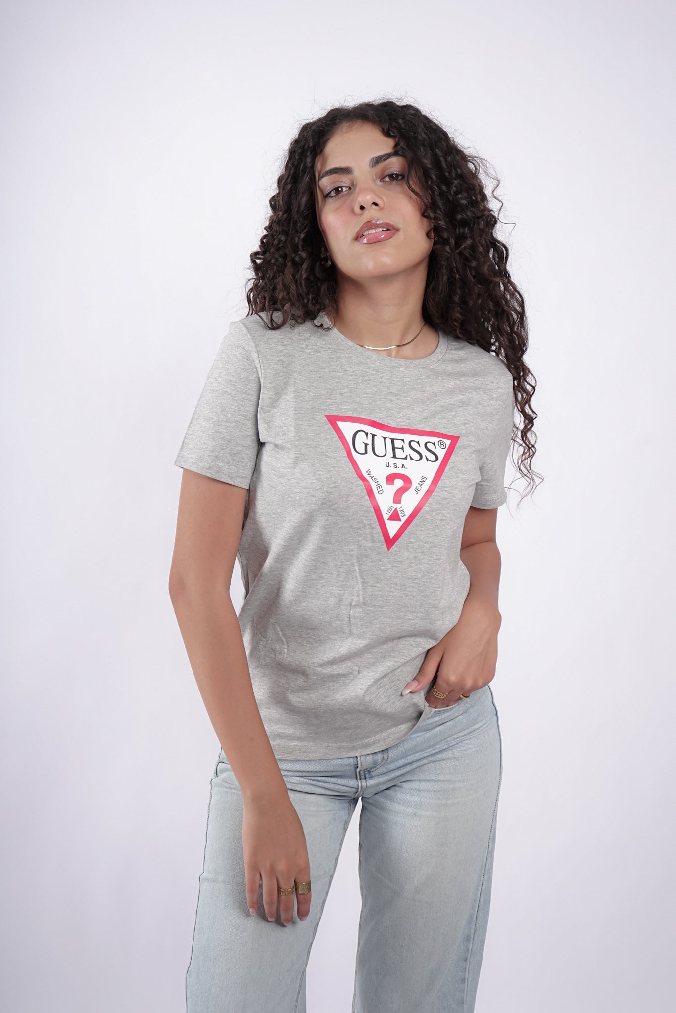 GUESS TRIANGLE LOGO T SHIRT Marca Deals