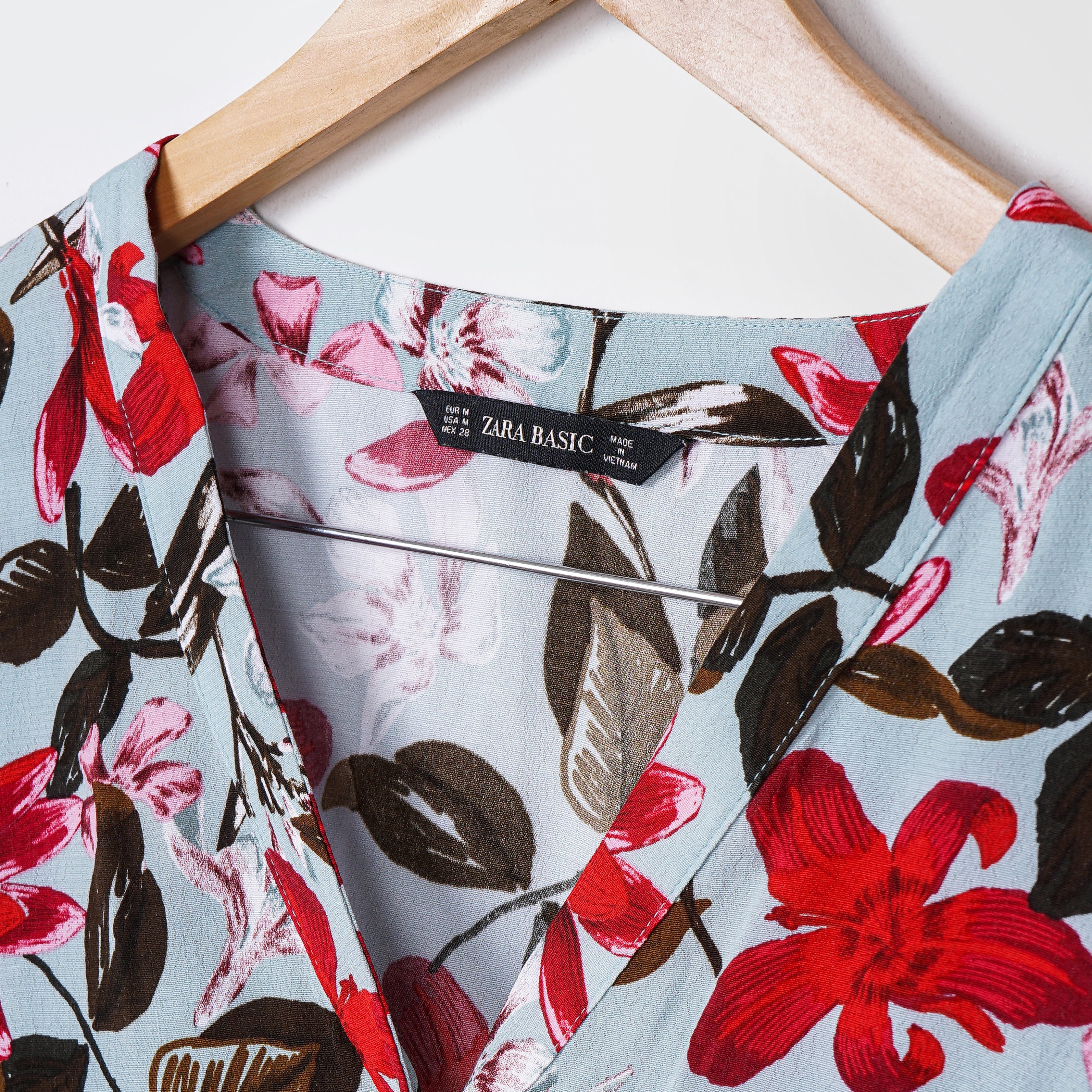 Original Zara Floral Print V Neck Shirt - Marca Deals - Zara