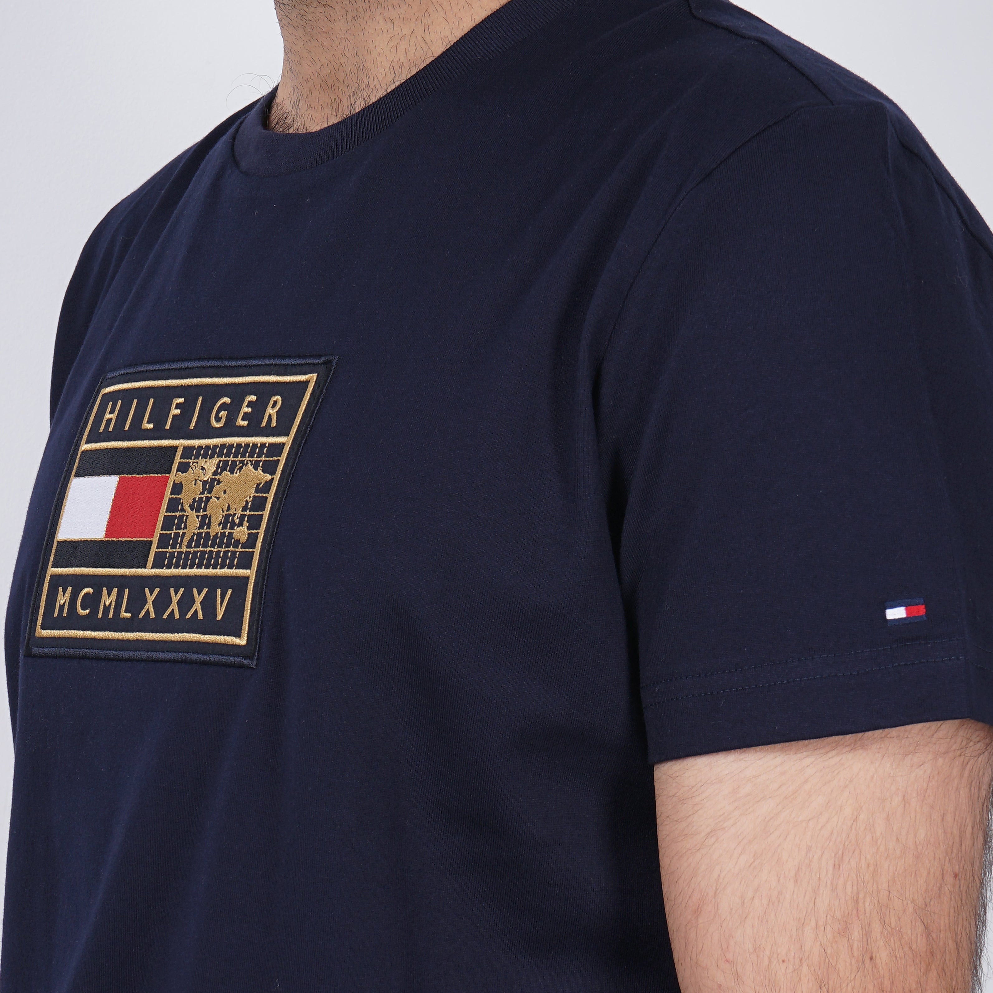 TOMMY HILFIGER ICON BADGE T-SHIRT IN NAVY - Marca Deals - Tommy Hilfiger